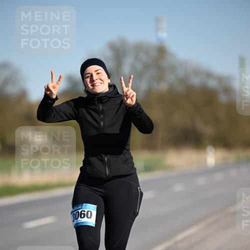 06.04.2025 - 44. Internationalen Wilhelmsburger Insellauf Dr. Thomas Lammeyer http://msf.ph/oto/7568717 06.04.2025 09:49:59 Laufen 3060 meine-sportfotos.de