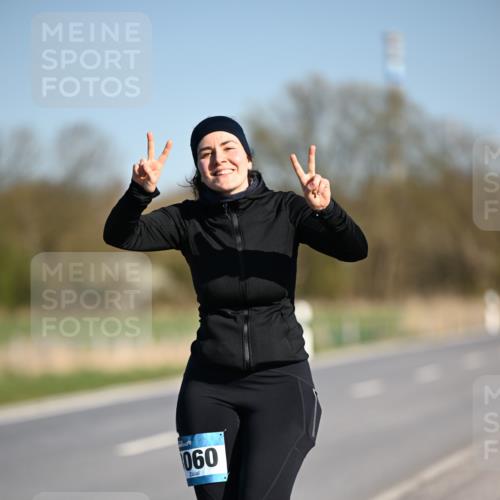 06.04.2025 - 44. Internationalen Wilhelmsburger Insellauf Dr. Thomas Lammeyer http://msf.ph/oto/7568724 06.04.2025 09:49:59 Laufen 060 meine-sportfotos.de