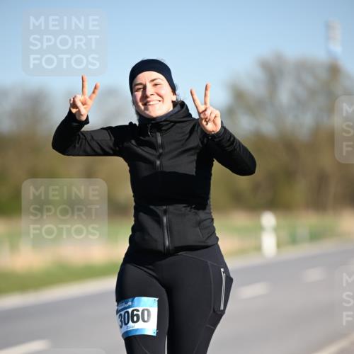 06.04.2025 - 44. Internationalen Wilhelmsburger Insellauf Dr. Thomas Lammeyer http://msf.ph/oto/7568739 06.04.2025 09:50:00 Laufen 3060 meine-sportfotos.de