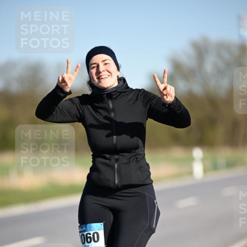 06.04.2025 - 44. Internationalen Wilhelmsburger Insellauf Dr. Thomas Lammeyer http://msf.ph/oto/7568743 06.04.2025 09:50:00 Laufen 060 meine-sportfotos.de