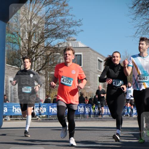 06.04.2025 - 44. Internationalen Wilhelmsburger Insellauf A. Gomolzig http://msf.ph/oto/7571786 06.04.2025 10:45:38 Ziel 3678, 3851, 3866, 3873, 3978, 4063, 4194, 4301, 4302, 4352, 4565, 5003 meine-sportfotos.de