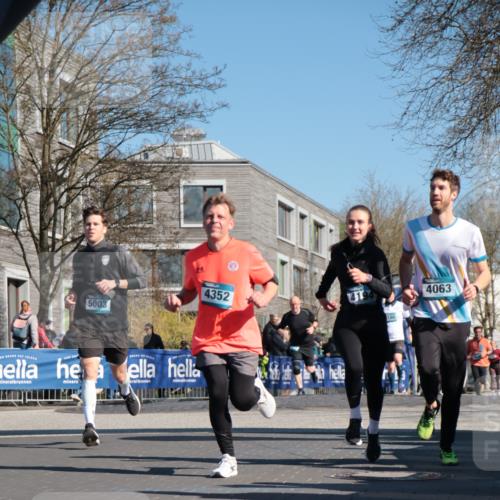 06.04.2025 - 44. Internationalen Wilhelmsburger Insellauf A. Gomolzig http://msf.ph/oto/7571796 06.04.2025 10:45:38 Ziel 3678, 3851, 3866, 3873, 3978, 4063, 4194, 4301, 4302, 4352, 4565, 5003 meine-sportfotos.de