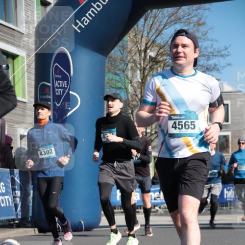 06.04.2025 - 44. Internationalen Wilhelmsburger Insellauf A. Gomolzig http://msf.ph/oto/7571815 06.04.2025 10:45:33 Ziel 3052, 3218, 3678, 3866, 3873, 3978, 4063, 4100, 4194, 4301, 4302, 4352, 4565, 5003 meine-sportfotos.de