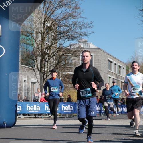 06.04.2025 - 44. Internationalen Wilhelmsburger Insellauf A. Gomolzig http://msf.ph/oto/7571836 06.04.2025 10:45:32 Ziel 3052, 3218, 3678, 3866, 3873, 3956, 3978, 4063, 4100, 4194, 4301, 4302, 4565 meine-sportfotos.de