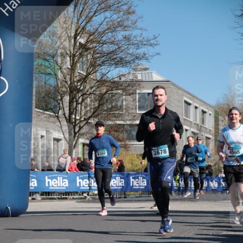 06.04.2025 - 44. Internationalen Wilhelmsburger Insellauf A. Gomolzig http://msf.ph/oto/7571844 06.04.2025 10:45:31 Ziel 3052, 3218, 3678, 3866, 3873, 3956, 3978, 4100, 4301, 4302, 4565 meine-sportfotos.de