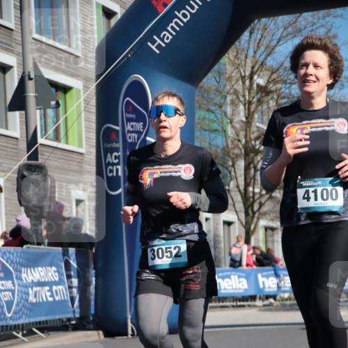 06.04.2025 - 44. Internationalen Wilhelmsburger Insellauf A. Gomolzig http://msf.ph/oto/7571864 06.04.2025 10:45:29 Ziel 3052, 3218, 3678, 3956, 4100, 4301, 4448, 4565 meine-sportfotos.de