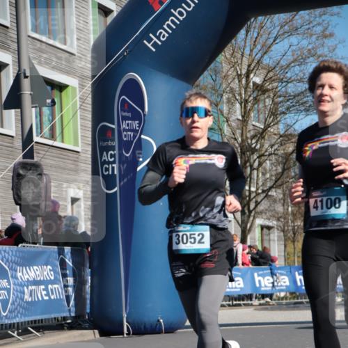 06.04.2025 - 44. Internationalen Wilhelmsburger Insellauf A. Gomolzig http://msf.ph/oto/7571870 06.04.2025 10:45:29 Ziel 3052, 3218, 3678, 3956, 4100, 4301, 4448, 4565 meine-sportfotos.de