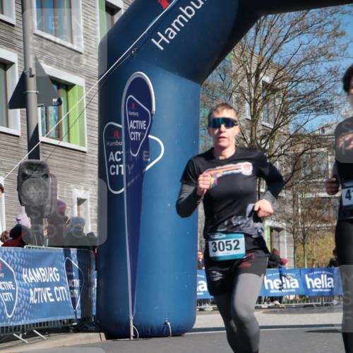06.04.2025 - 44. Internationalen Wilhelmsburger Insellauf A. Gomolzig http://msf.ph/oto/7571874 06.04.2025 10:45:29 Ziel 3052, 3218, 3678, 3956, 4100, 4301, 4448, 4565 meine-sportfotos.de
