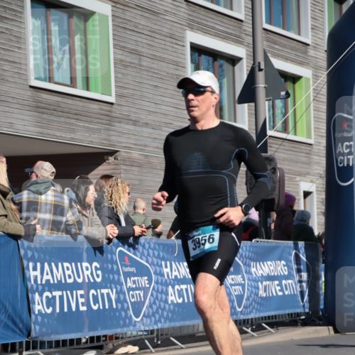 06.04.2025 - 44. Internationalen Wilhelmsburger Insellauf A. Gomolzig http://msf.ph/oto/7571884 06.04.2025 10:45:27 Ziel 3052, 3218, 3678, 3956, 4100, 4448 meine-sportfotos.de