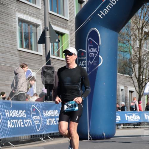 06.04.2025 - 44. Internationalen Wilhelmsburger Insellauf A. Gomolzig http://msf.ph/oto/7571898 06.04.2025 10:45:27 Ziel 3052, 3218, 3678, 3956, 4100, 4448 meine-sportfotos.de