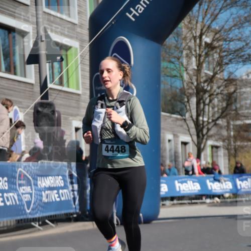 06.04.2025 - 44. Internationalen Wilhelmsburger Insellauf A. Gomolzig http://msf.ph/oto/7571921 06.04.2025 10:45:24 Ziel 3052, 3218, 3956, 4100, 4448, 4596, 5174, 5200 meine-sportfotos.de