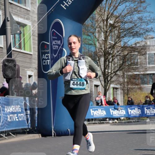 06.04.2025 - 44. Internationalen Wilhelmsburger Insellauf A. Gomolzig http://msf.ph/oto/7571925 06.04.2025 10:45:24 Ziel 3052, 3218, 3956, 4100, 4448, 4596, 5174, 5200 meine-sportfotos.de