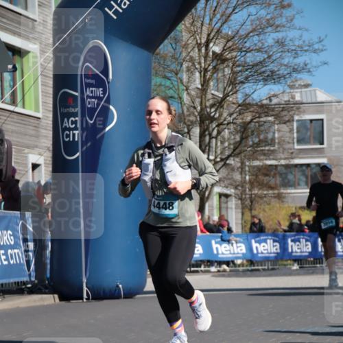 06.04.2025 - 44. Internationalen Wilhelmsburger Insellauf A. Gomolzig http://msf.ph/oto/7571929 06.04.2025 10:45:24 Ziel 3052, 3218, 3956, 4100, 4448, 4596, 5174, 5200 meine-sportfotos.de