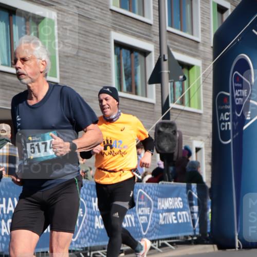 06.04.2025 - 44. Internationalen Wilhelmsburger Insellauf A. Gomolzig http://msf.ph/oto/7571967 06.04.2025 10:45:19 Ziel 3991, 3992, 4340, 4448, 4596, 4601, 5174, 5200 meine-sportfotos.de