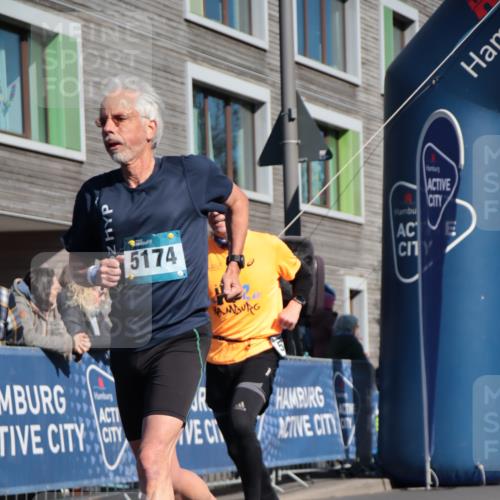 06.04.2025 - 44. Internationalen Wilhelmsburger Insellauf A. Gomolzig http://msf.ph/oto/7571973 06.04.2025 10:45:19 Ziel 3991, 3992, 4340, 4448, 4596, 4601, 5174, 5200 meine-sportfotos.de