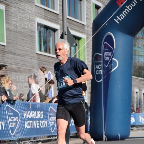 06.04.2025 - 44. Internationalen Wilhelmsburger Insellauf A. Gomolzig http://msf.ph/oto/7571980 06.04.2025 10:45:19 Ziel 3991, 3992, 4340, 4448, 4596, 4601, 5174, 5200 meine-sportfotos.de