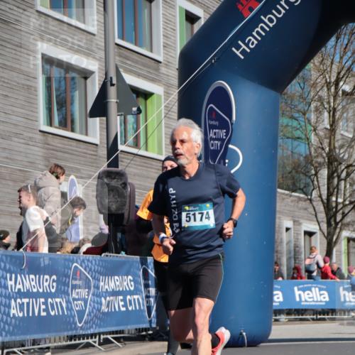 06.04.2025 - 44. Internationalen Wilhelmsburger Insellauf A. Gomolzig http://msf.ph/oto/7571988 06.04.2025 10:45:18 Ziel 3991, 3992, 4340, 4448, 4596, 4601, 5174, 5200 meine-sportfotos.de