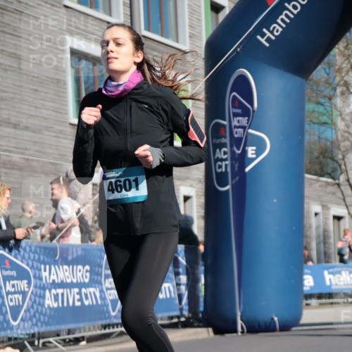 06.04.2025 - 44. Internationalen Wilhelmsburger Insellauf A. Gomolzig http://msf.ph/oto/7572011 06.04.2025 10:45:17 Ziel 3991, 3992, 4340, 4596, 4601, 5174, 5200 meine-sportfotos.de