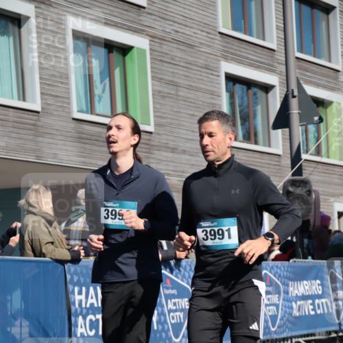 06.04.2025 - 44. Internationalen Wilhelmsburger Insellauf A. Gomolzig http://msf.ph/oto/7572024 06.04.2025 10:45:14 Ziel 3991, 3992, 4340, 4601, 5174, 5200 meine-sportfotos.de