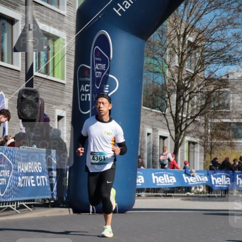 06.04.2025 - 44. Internationalen Wilhelmsburger Insellauf A. Gomolzig http://msf.ph/oto/7572066 06.04.2025 10:45:07 Ziel 4039, 4361 meine-sportfotos.de