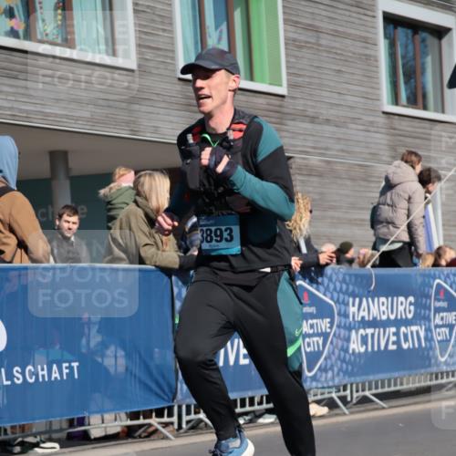 06.04.2025 - 44. Internationalen Wilhelmsburger Insellauf A. Gomolzig http://msf.ph/oto/7572164 06.04.2025 10:44:47 Ziel 3498, 3893, 3916, 4097, 4480 meine-sportfotos.de