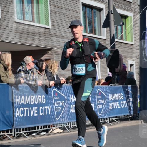 06.04.2025 - 44. Internationalen Wilhelmsburger Insellauf A. Gomolzig http://msf.ph/oto/7572172 06.04.2025 10:44:46 Ziel 3498, 3893, 3916, 4097 meine-sportfotos.de