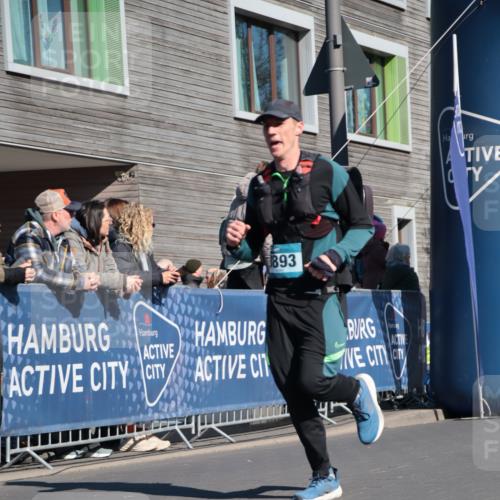06.04.2025 - 44. Internationalen Wilhelmsburger Insellauf A. Gomolzig http://msf.ph/oto/7572176 06.04.2025 10:44:46 Ziel 3498, 3893, 3916, 4097 meine-sportfotos.de