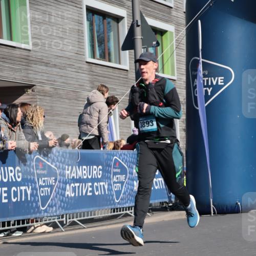 06.04.2025 - 44. Internationalen Wilhelmsburger Insellauf A. Gomolzig http://msf.ph/oto/7572180 06.04.2025 10:44:46 Ziel 3498, 3893, 3916, 4097 meine-sportfotos.de