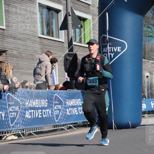 06.04.2025 - 44. Internationalen Wilhelmsburger Insellauf A. Gomolzig http://msf.ph/oto/7572183 06.04.2025 10:44:46 Ziel 3498, 3893, 3916, 4097 meine-sportfotos.de