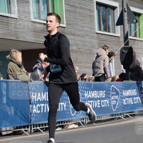06.04.2025 - 44. Internationalen Wilhelmsburger Insellauf A. Gomolzig http://msf.ph/oto/7572187 06.04.2025 10:44:44 Ziel 3498, 3893, 3916, 4097 meine-sportfotos.de