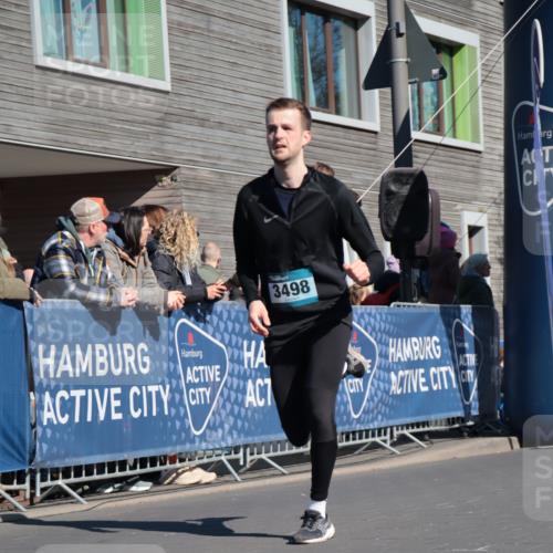06.04.2025 - 44. Internationalen Wilhelmsburger Insellauf A. Gomolzig http://msf.ph/oto/7572193 06.04.2025 10:44:44 Ziel 3498, 3893, 3916, 4097 meine-sportfotos.de