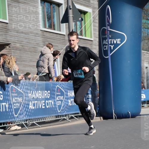 06.04.2025 - 44. Internationalen Wilhelmsburger Insellauf A. Gomolzig http://msf.ph/oto/7572201 06.04.2025 10:44:44 Ziel 3498, 3893, 3916, 4097 meine-sportfotos.de