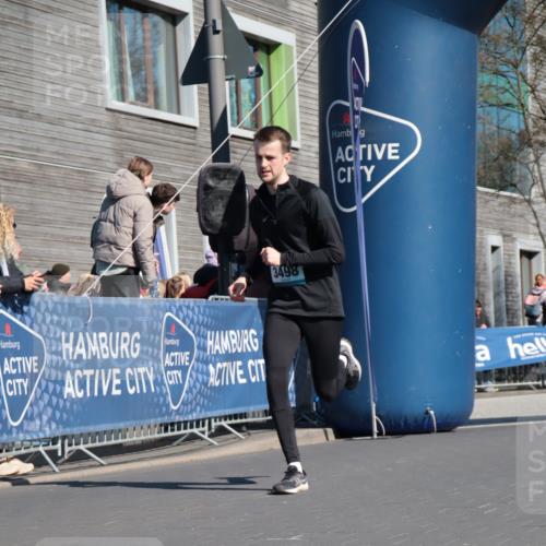 06.04.2025 - 44. Internationalen Wilhelmsburger Insellauf A. Gomolzig http://msf.ph/oto/7572205 06.04.2025 10:44:44 Ziel 3498, 3893, 3916, 4097 meine-sportfotos.de
