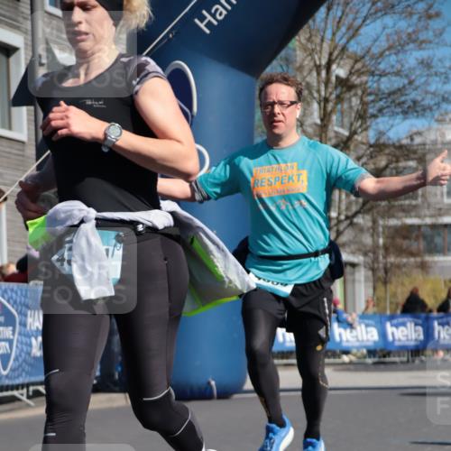 06.04.2025 - 44. Internationalen Wilhelmsburger Insellauf A. Gomolzig http://msf.ph/oto/7572227 06.04.2025 10:44:37 Ziel 3829, 3916, 3982, 4025, 4304, 4371, 4372, 5087, 5088 meine-sportfotos.de