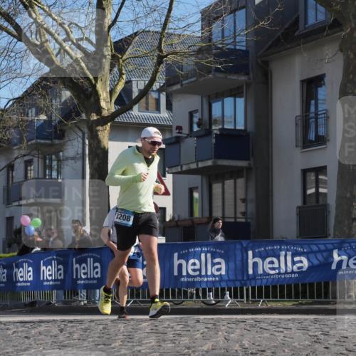 06.04.2025 - 44. Internationalen Wilhelmsburger Insellauf Luisa Fischer http://msf.ph/oto/7572244 06.04.2025 10:41:14 Ziel 3208 meine-sportfotos.de