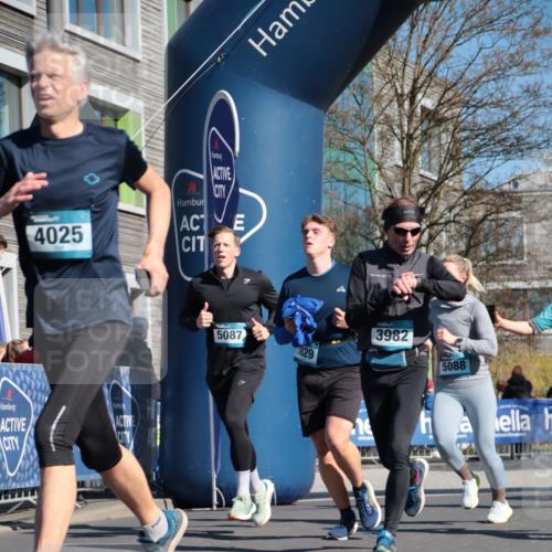 06.04.2025 - 44. Internationalen Wilhelmsburger Insellauf A. Gomolzig http://msf.ph/oto/7572283 06.04.2025 10:44:35 Ziel 3030, 3031, 3279, 3518, 3829, 3982, 4025, 4304, 4371, 4372, 4549, 5087, 5088 meine-sportfotos.de