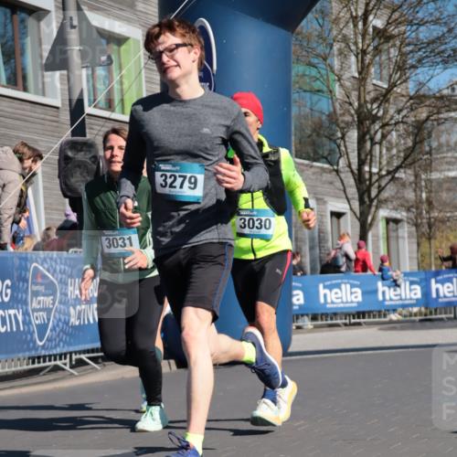 06.04.2025 - 44. Internationalen Wilhelmsburger Insellauf A. Gomolzig http://msf.ph/oto/7572332 06.04.2025 10:44:30 Ziel 3030, 3031, 3279, 3518, 4025, 4372, 4405, 4549 meine-sportfotos.de