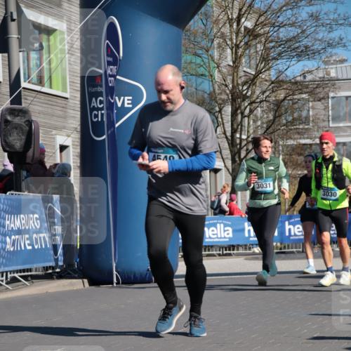 06.04.2025 - 44. Internationalen Wilhelmsburger Insellauf A. Gomolzig http://msf.ph/oto/7572357 06.04.2025 10:44:29 Ziel 3030, 3031, 3279, 3518, 4025, 4372, 4405, 4549 meine-sportfotos.de