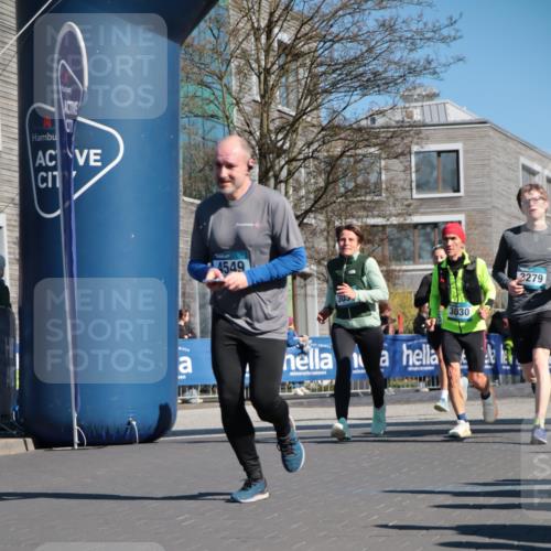 06.04.2025 - 44. Internationalen Wilhelmsburger Insellauf A. Gomolzig http://msf.ph/oto/7572371 06.04.2025 10:44:28 Ziel 3030, 3031, 3279, 3518, 4393, 4394, 4405, 4549 meine-sportfotos.de