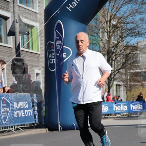 06.04.2025 - 44. Internationalen Wilhelmsburger Insellauf A. Gomolzig http://msf.ph/oto/7572380 06.04.2025 10:44:26 Ziel 3030, 3031, 3279, 3518, 4393, 4394, 4405, 4549 meine-sportfotos.de