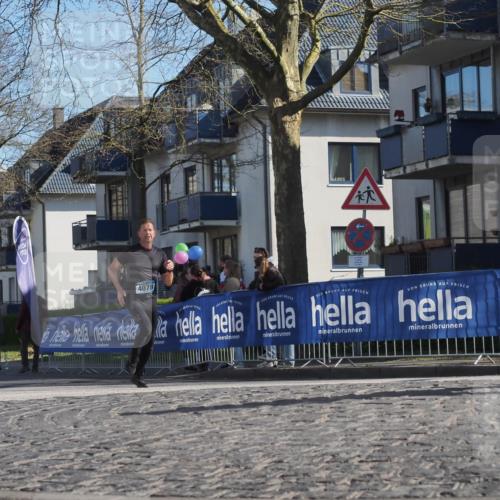 06.04.2025 - 44. Internationalen Wilhelmsburger Insellauf Luisa Fischer http://msf.ph/oto/7572426 06.04.2025 10:41:17 Ziel 13, 4078 meine-sportfotos.de