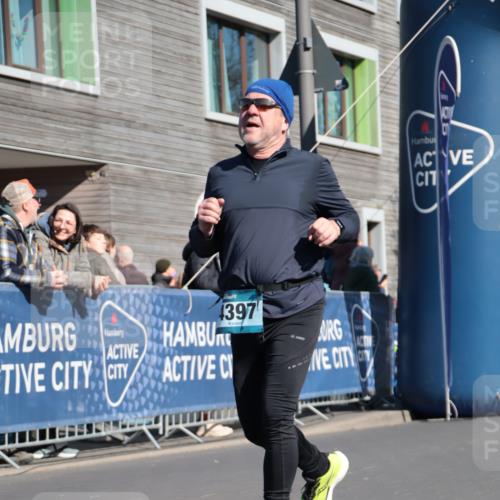 06.04.2025 - 44. Internationalen Wilhelmsburger Insellauf A. Gomolzig http://msf.ph/oto/7572511 06.04.2025 10:44:07 Ziel 3057, 3772, 3959, 4084, 4397 meine-sportfotos.de