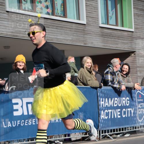 06.04.2025 - 44. Internationalen Wilhelmsburger Insellauf A. Gomolzig http://msf.ph/oto/7572551 06.04.2025 10:43:58 Ziel 4222, 4509, 5063 meine-sportfotos.de