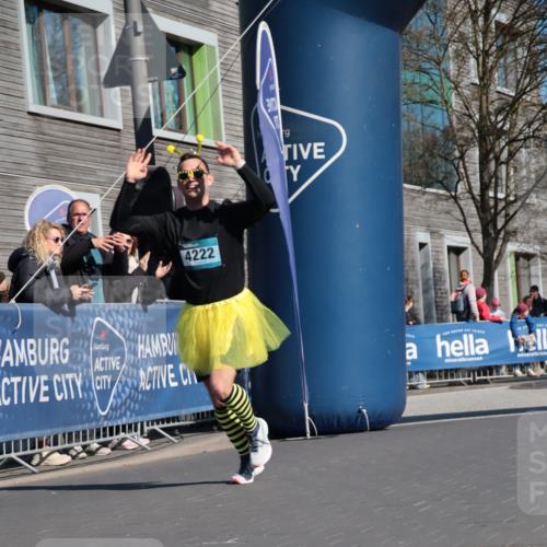 06.04.2025 - 44. Internationalen Wilhelmsburger Insellauf A. Gomolzig http://msf.ph/oto/7572590 06.04.2025 10:43:57 Ziel 4222, 4509, 5063 meine-sportfotos.de