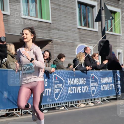 06.04.2025 - 44. Internationalen Wilhelmsburger Insellauf A. Gomolzig http://msf.ph/oto/7572605 06.04.2025 10:43:55 Ziel 3219, 4222, 4509, 5063 meine-sportfotos.de