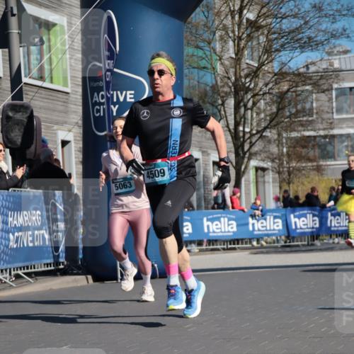 06.04.2025 - 44. Internationalen Wilhelmsburger Insellauf A. Gomolzig http://msf.ph/oto/7572646 06.04.2025 10:43:53 Ziel 3219, 3268, 3380, 4144, 4222, 4509, 5063 meine-sportfotos.de