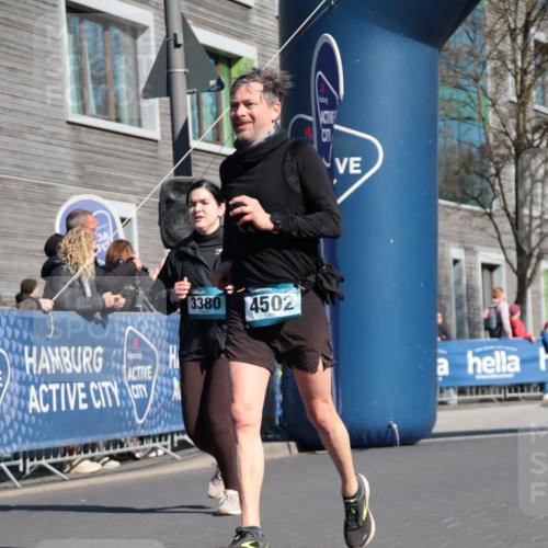 06.04.2025 - 44. Internationalen Wilhelmsburger Insellauf A. Gomolzig http://msf.ph/oto/7572712 06.04.2025 10:43:45 Ziel 3219, 3268, 3380, 4144, 4476, 4502, 4536 meine-sportfotos.de