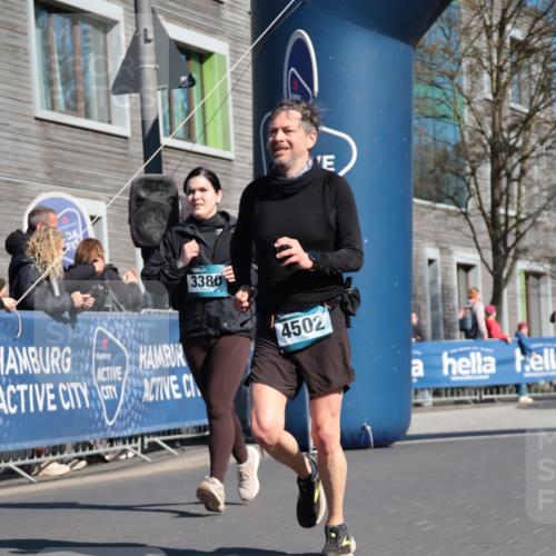 06.04.2025 - 44. Internationalen Wilhelmsburger Insellauf A. Gomolzig http://msf.ph/oto/7572717 06.04.2025 10:43:45 Ziel 3219, 3268, 3380, 4144, 4476, 4502, 4536 meine-sportfotos.de
