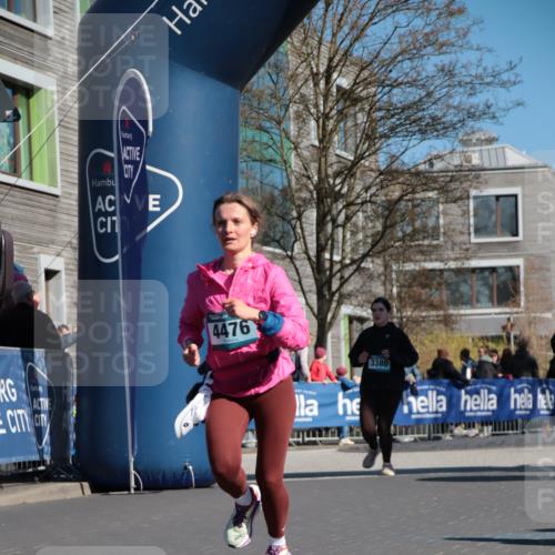 06.04.2025 - 44. Internationalen Wilhelmsburger Insellauf A. Gomolzig http://msf.ph/oto/7572734 06.04.2025 10:43:42 Ziel 3380, 4476, 4502, 4536 meine-sportfotos.de
