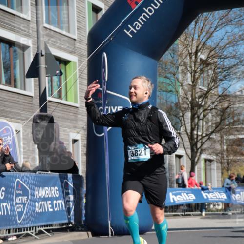 06.04.2025 - 44. Internationalen Wilhelmsburger Insellauf A. Gomolzig http://msf.ph/oto/7572836 06.04.2025 10:43:31 Ziel 3735, 3821, 3924, 4395, 4446 meine-sportfotos.de
